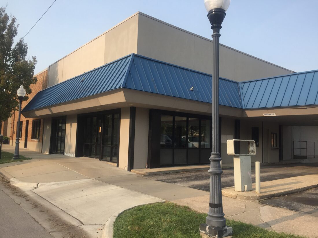 Town Talk Scotch Fabric Care closes its downtown Lawrence dry cleaning business; Maceli’s